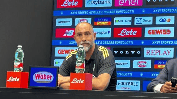 AA, 新闻发布会, 斯的球员 AA, 新闻发布会, 斯的球员