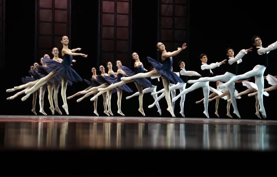 仅呈现出国, 动着芭蕾艺, https