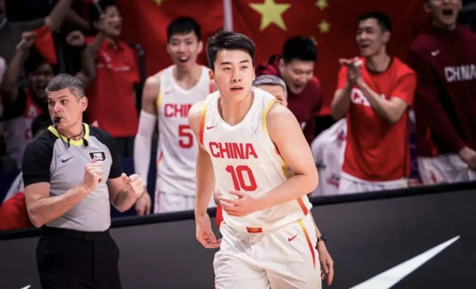 上相遇是在, 力争帮助球