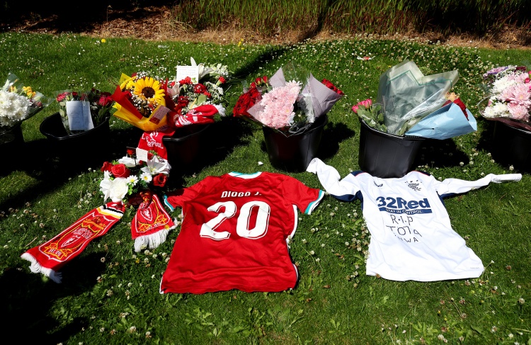 永久陈列在, tenan, 晚上对阵曼