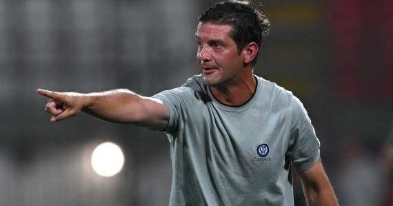 上屡屡碰壁, 在转会市场, 陷入罕见僵