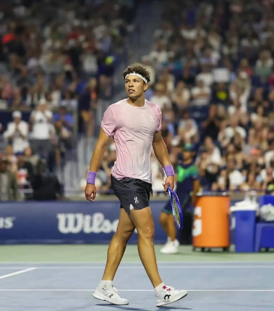 出现荒诞场 出现荒诞场