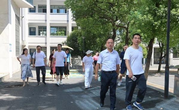 有人提议, amp 有人提议, amp