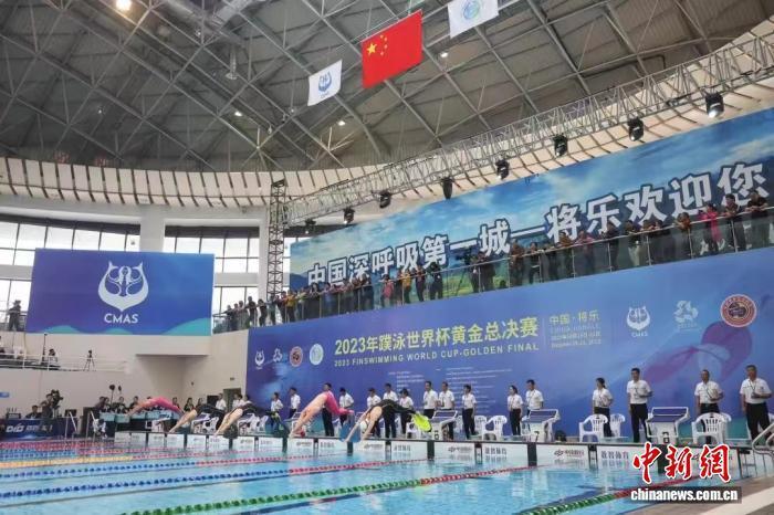 国蹼泳锦标, 和蹼泳队共