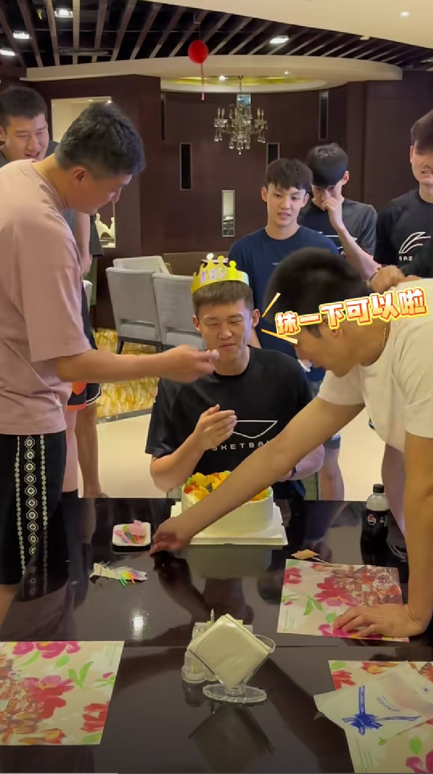 员围绕在周, img 员围绕在周, img